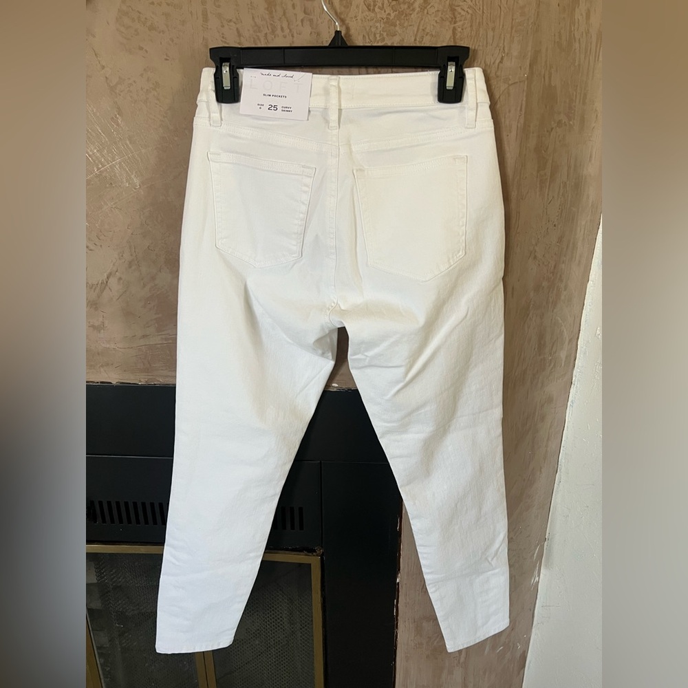 NWT LOFT Curvy Skinny White Jeans – Size 25 – Button Ankle Detail - Picture 3 of 7